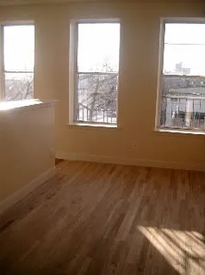 Rented by Space Link Realty | media 30