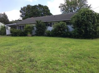 221 Green Manor Ter, Windsor Locks, CT 06096