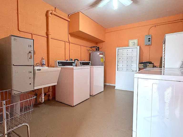 721 S Beach St — Photo 21