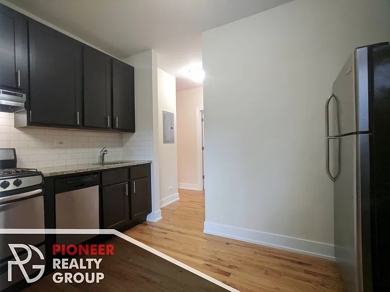 619 W Melrose St #D2 — Photo 7