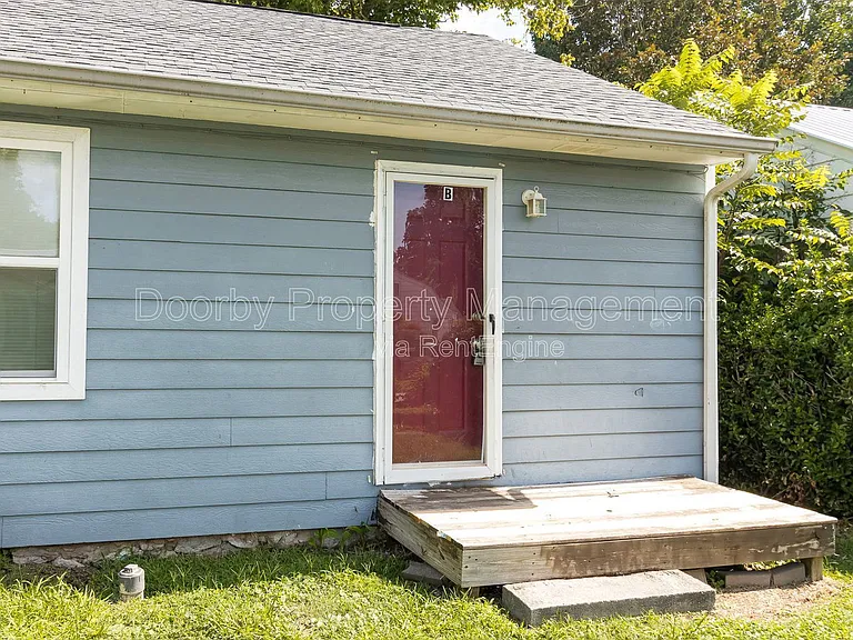 5345 Lazard St #B — Photo 8