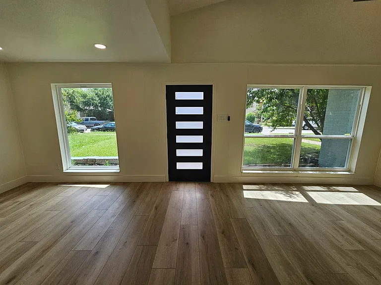 1725 R Ave — Photo 2