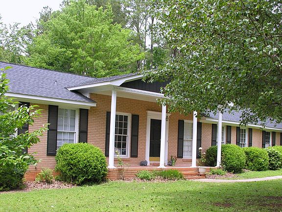 Classic Southern one story home - No stairs, on nearly 1/2 acre