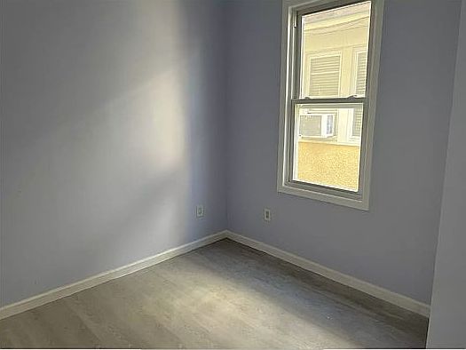 4th image of 155 Beach 118 St #1