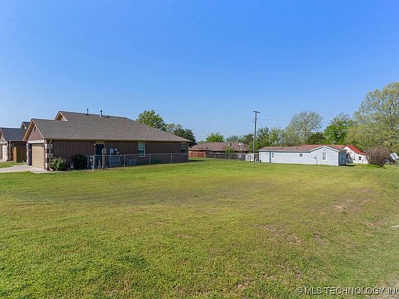 2nd image of 1340 E Grayson Ave