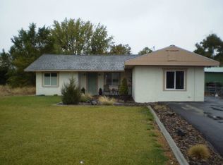 412 E 4th St, Warden, WA 98857