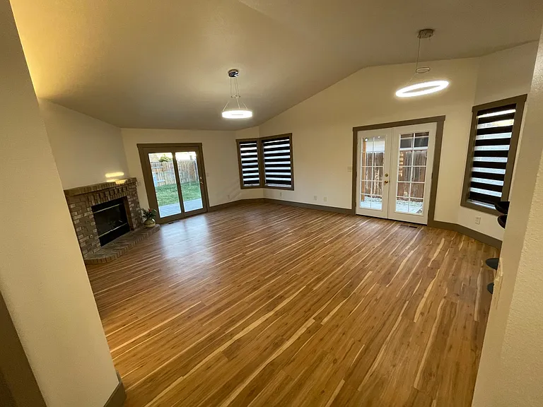 1012 N Silver Ash Ave — Photo 11