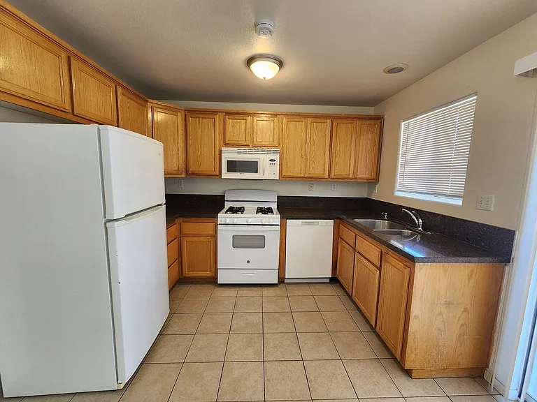 6624 Mariposa Ave — Photo 7