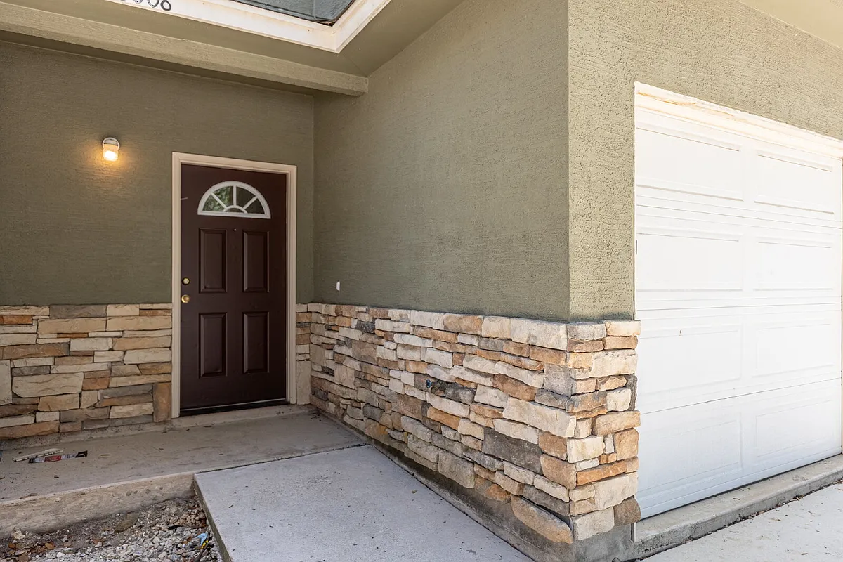 Building Photo - 5008 Flipper Dr