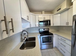 6675 W 4th Ave APT 310, Hialeah, FL 33012