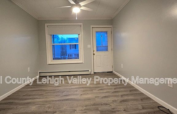 4th image of 1922 Glendale Ave