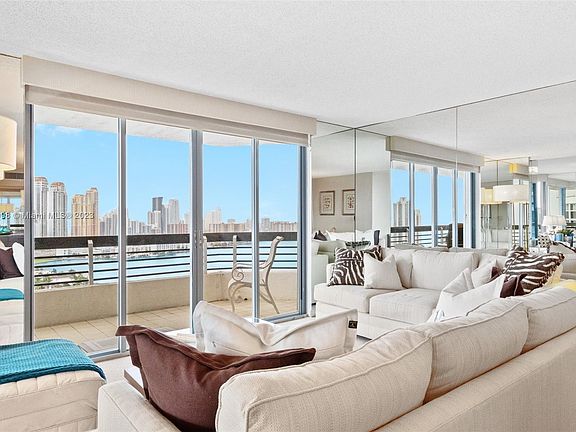 3rd image of 19101 Mystic Pointe Dr APT 2908