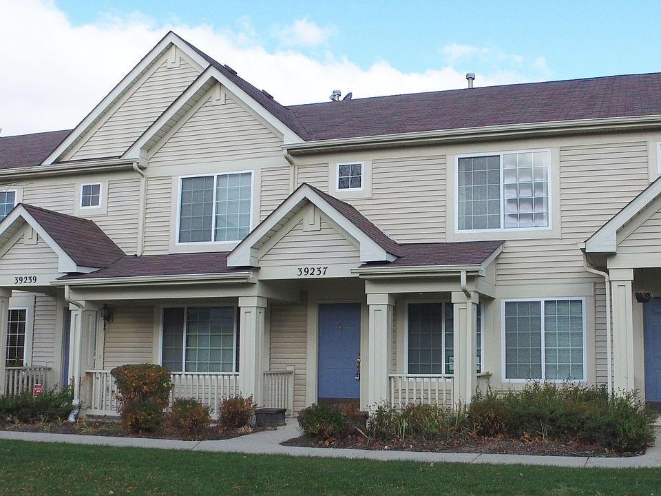 1st image of 39237 N Aberdeen Ln