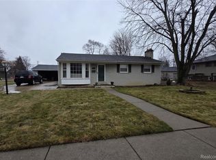 1842 Lathers St, Garden City, MI 48135
