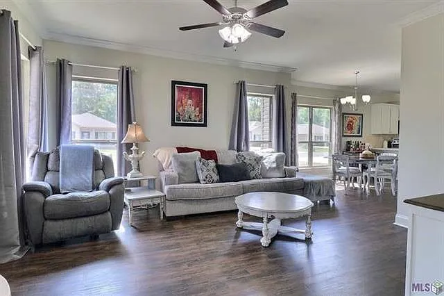 10832 Moss Pointe Dr — Photo 8