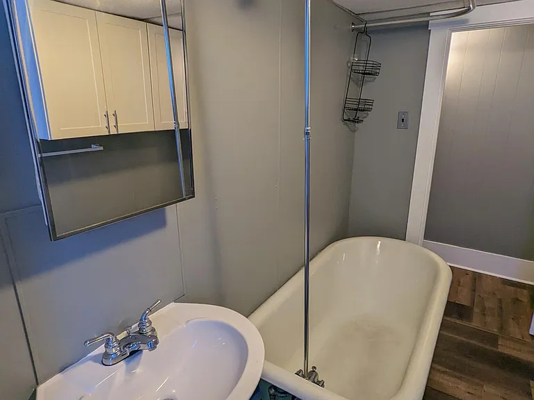 155 Queen St #3 — Photo 15