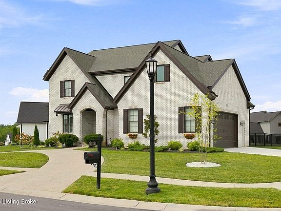 4th image of 1541 Lincoln Hill Way