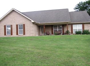 230 Edinburgh Dr, Lenoir City, TN 37771
