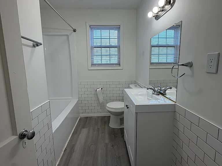 633 Spring Ln — Photo 8