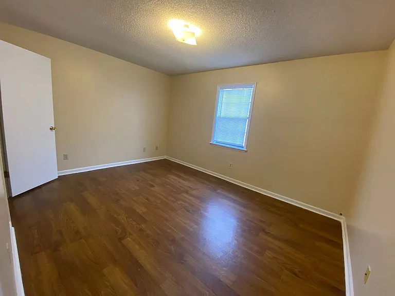 6111 Vinnie Dr — Photo 8
