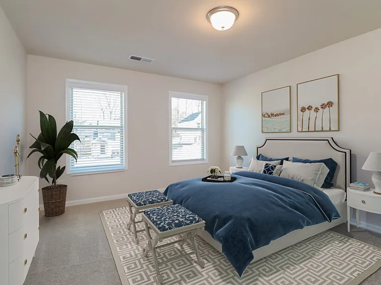 012-photo-bedroom-10196478