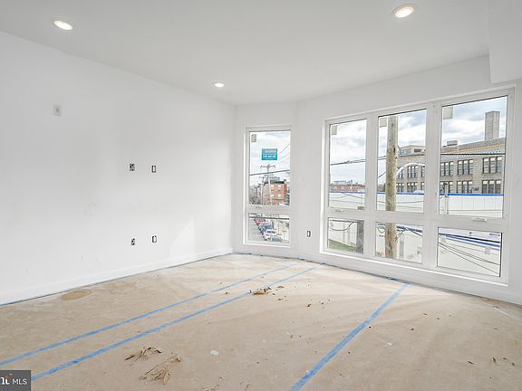4th image of 1729 Francis St #3