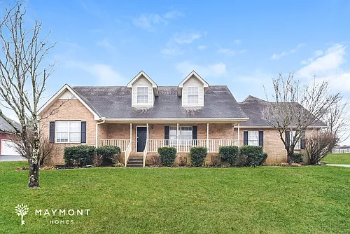 1136 Lakes Edge Dr Photo 1