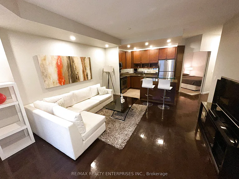 8 York St #2710 — Photo 6