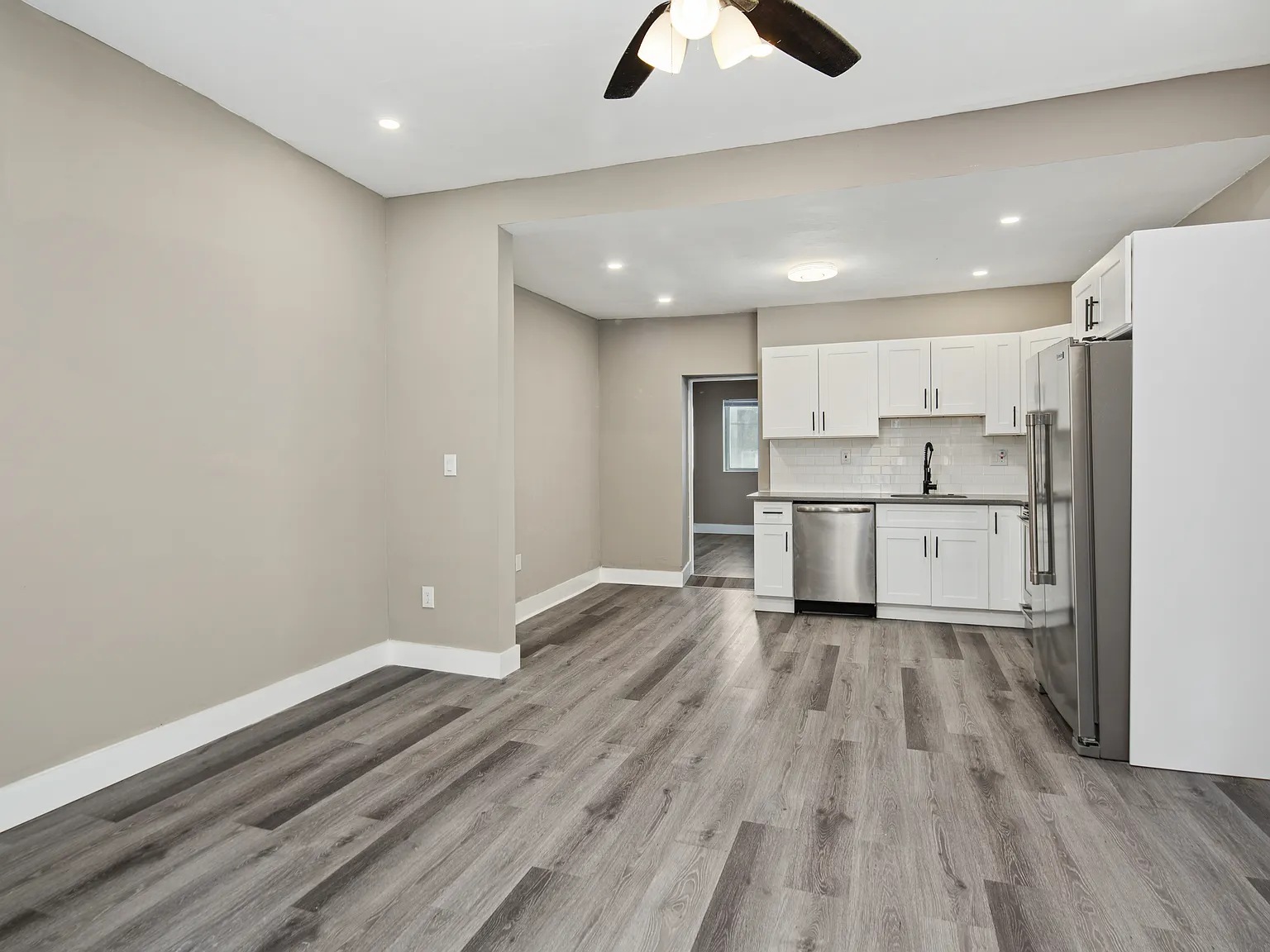 6 bed, 3.5 bath, 2200 sqft, $2,999 — Photo 4