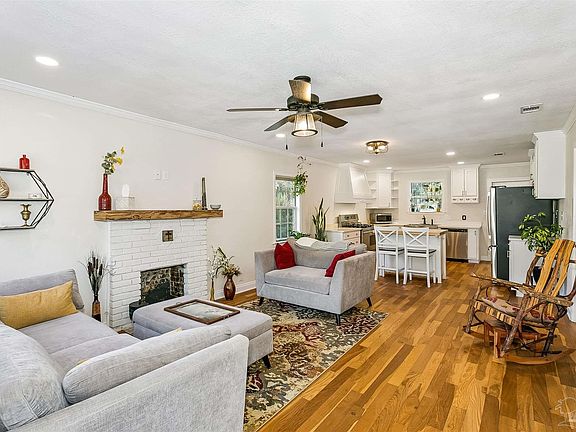 3rd image of 6669 Ravine St
