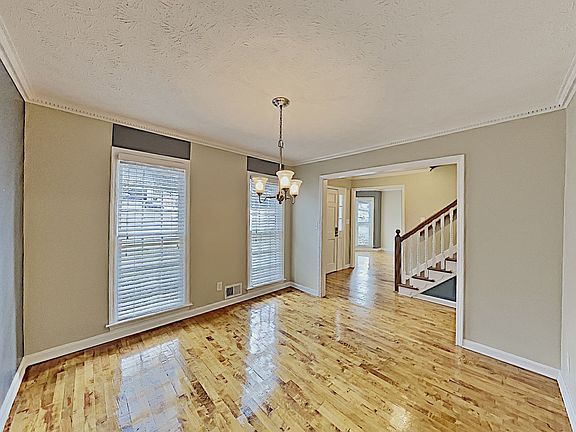 4th image of 1372 Willowbrook Dr SW