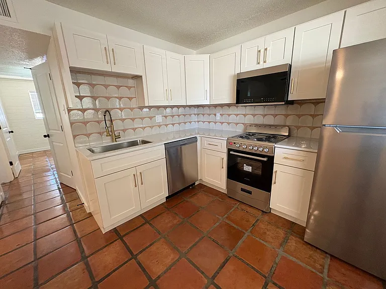 1867 E University Dr — Photo 30