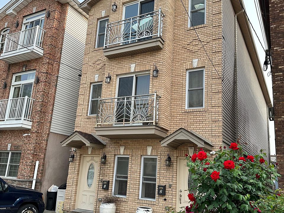 1st image of 31 Laidlaw Ave Floor 1
