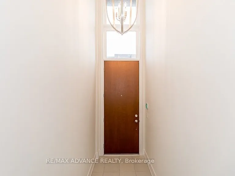 12 Cambray Rd — Photo 4