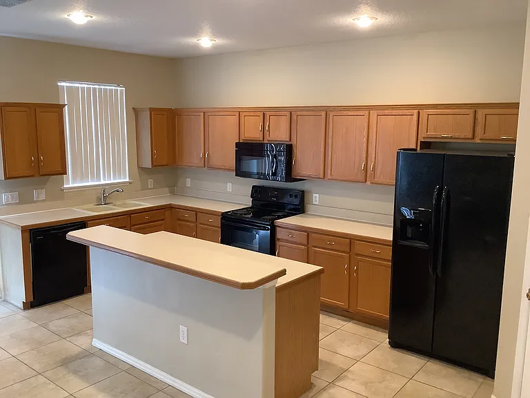 1716 Meadow Pond Way — Photo 3