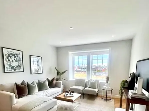 44 Commonwealth Ave, Boston, MA 02116