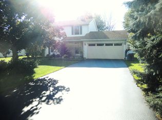 28 Heritage Dr, Lancaster, NY 14086