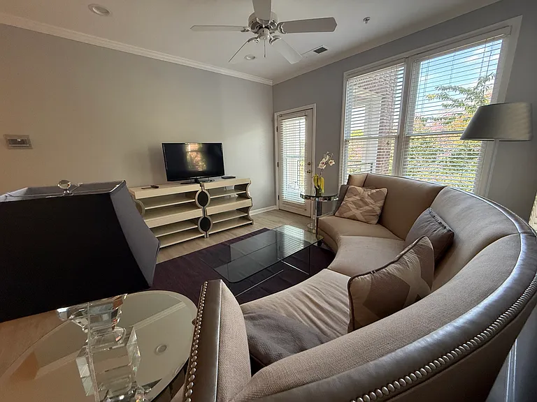 710 N Person St #201 — Photo 2