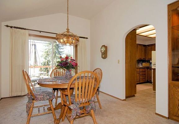Dining room opens to deck