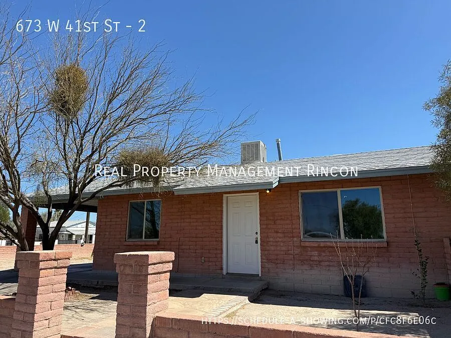 2 Bed, 1 Bath Duplex Apartment just minutes from I-10 and I-19! — Photo 1