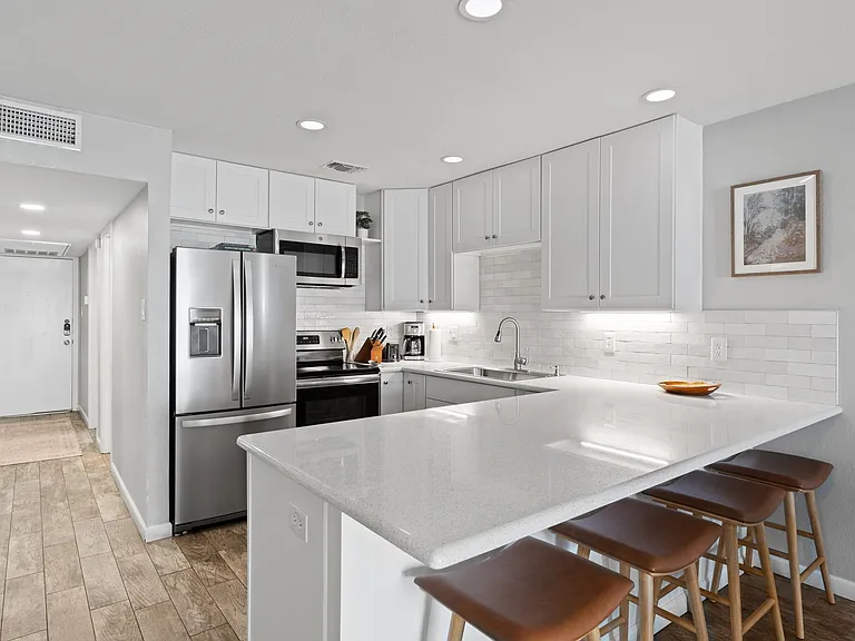 104 Cove E #106 — Photo 5