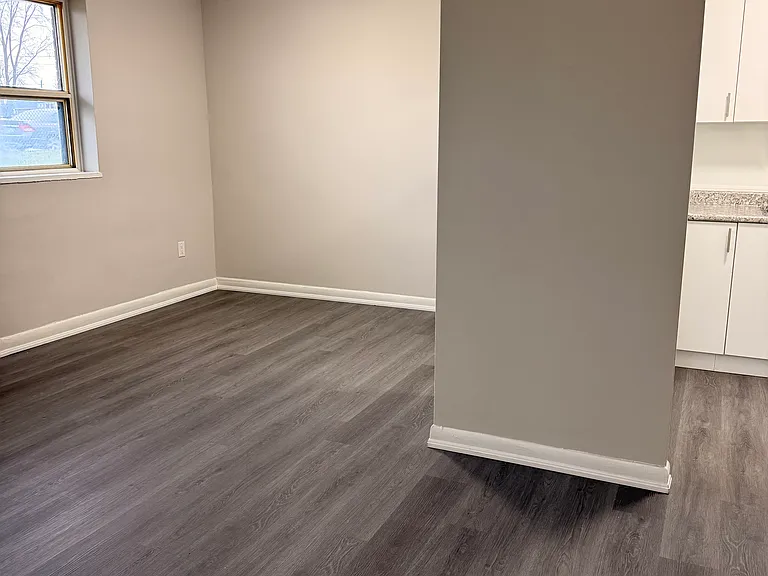 923 Wilson Ave — Photo 8