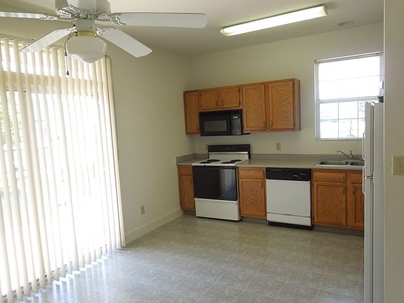 4th image of 2485 Edgewater Dr APT 1