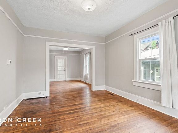 5th image of 26 Murdock Ave