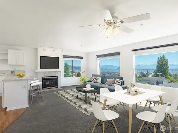 910 34th Street #302, Anacortes, WA 98221