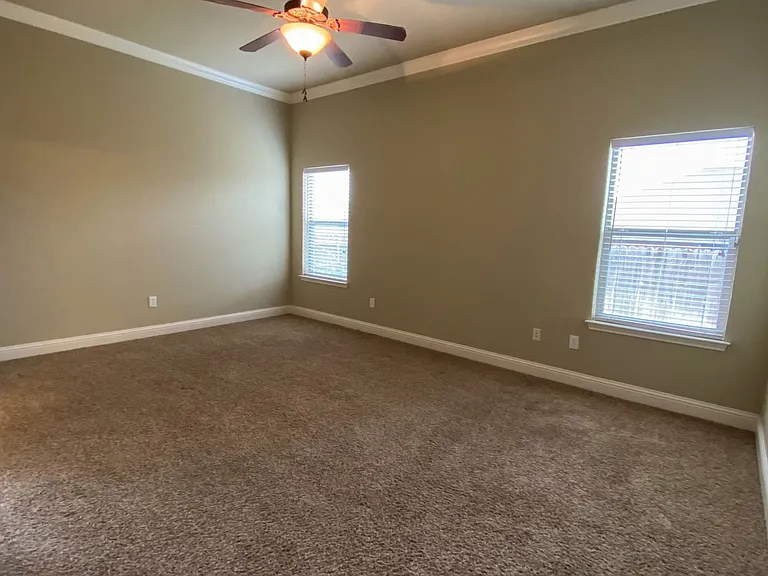 3132 Stallion Dr — Photo 11
