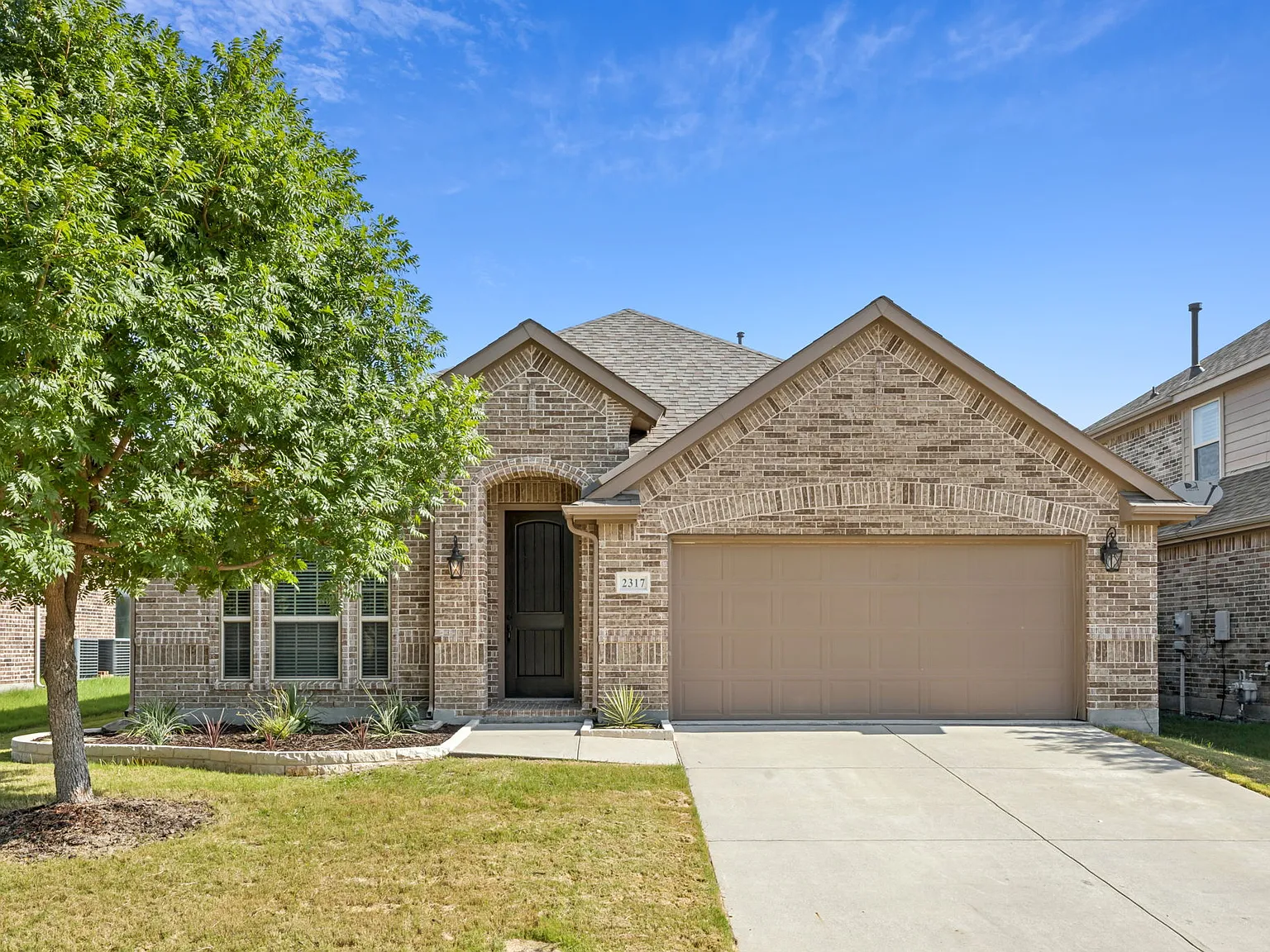 3 bed, 2013 sqft, $2,500 — Photo 1