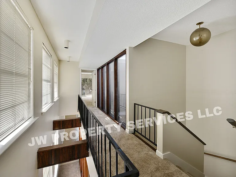 309-311 Lilac St — Photo 6