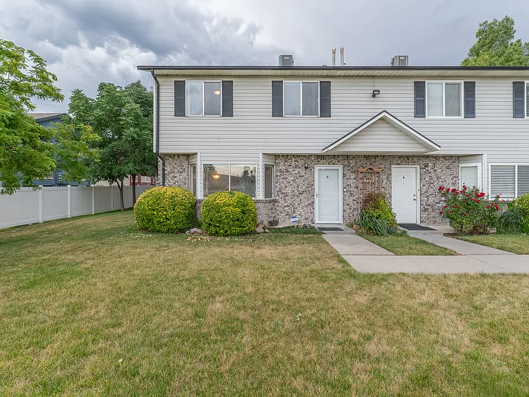 3907 W Rockwood Way — Photo 1