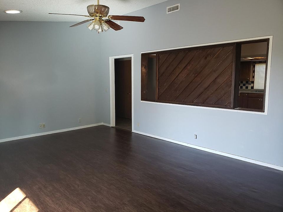 1st image of 517 Rolling Hills Ter